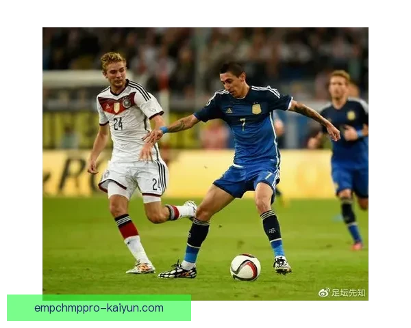 亨克中路渗透能力持续提升，进攻组织表现稳健